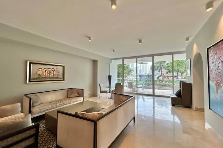 Alquiler de apartamento amoblado en PH Miradores, Punta Pacifica