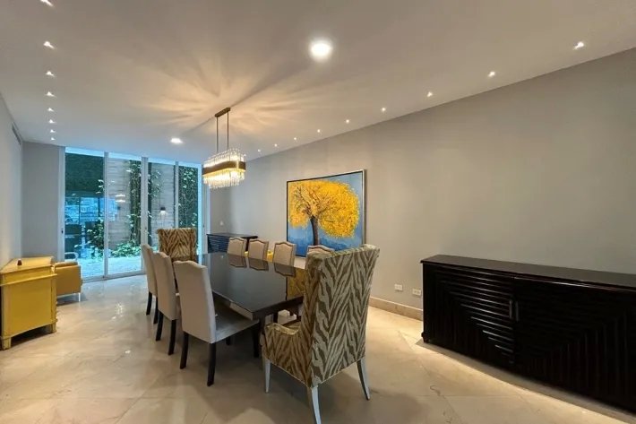 Alquiler de apartamento amoblado en PH Miradores, Punta Pacifica