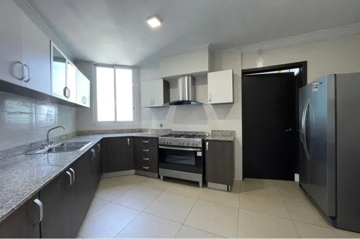 Apartamento full amoblado en venta en PH Country Club, San Francisco