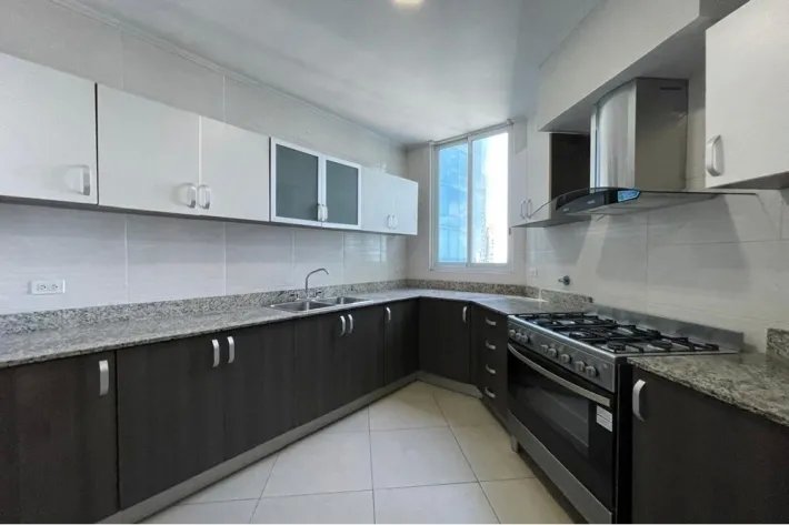 Apartamento full amoblado en venta en PH Country Club, San Francisco