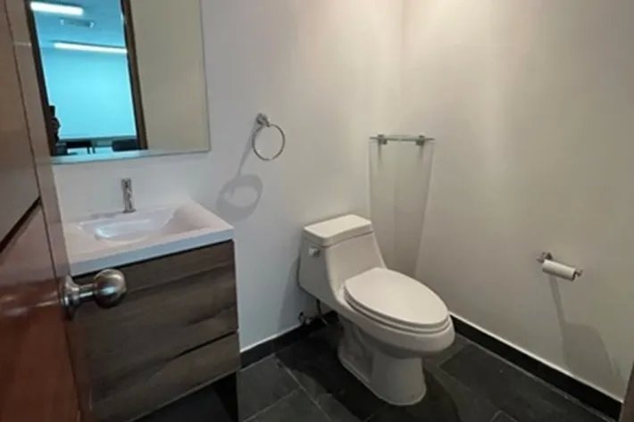 Office for rent on Avenida Samuel Lewis, Obarrio