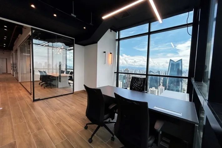 Furnished offices for rent at Towerbank, Bella Vista