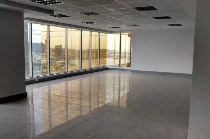 Furnished office for rent in Torre Bicsa, Avenida Balboa