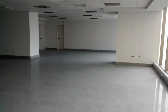 Furnished office for rent in Torre Bicsa, Avenida Balboa