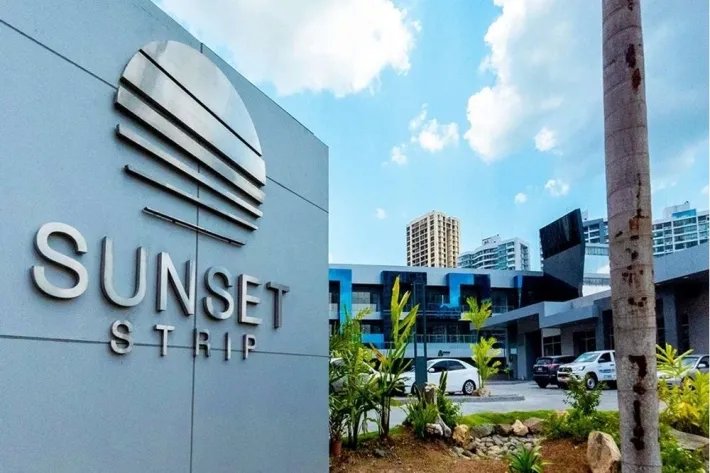 Commercial spaces for rent in Sunset Strip, Avenida Via Israel