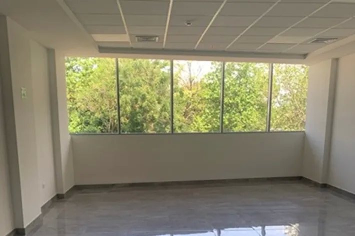 Commercial spaces for rent in Sunset Strip, Avenida Via Israel