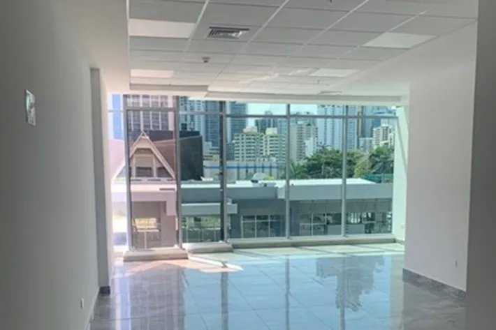 Commercial spaces for rent in Sunset Strip, Avenida Via Israel