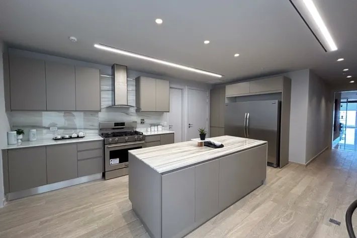 Furnished apartment for sale at PH The Towers, San Francisco