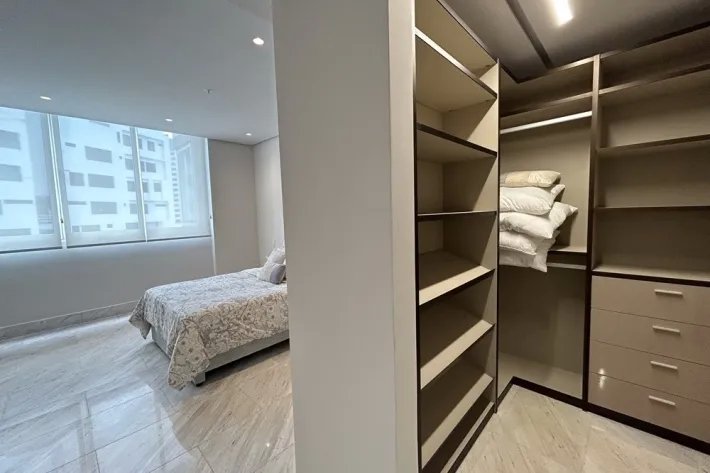 Venta de apartamento amoblado en PH The Towers, San Francisco