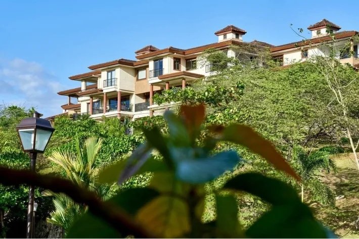 Venta de Penthouse amoblado en PH Embassy Club, Clayton, Ancón