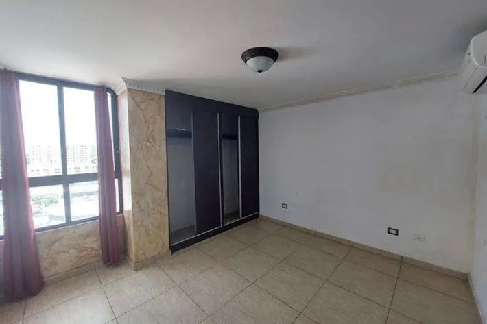 Venta de apartamento reposeído en Condado del Rey, Ancón, Panamá
