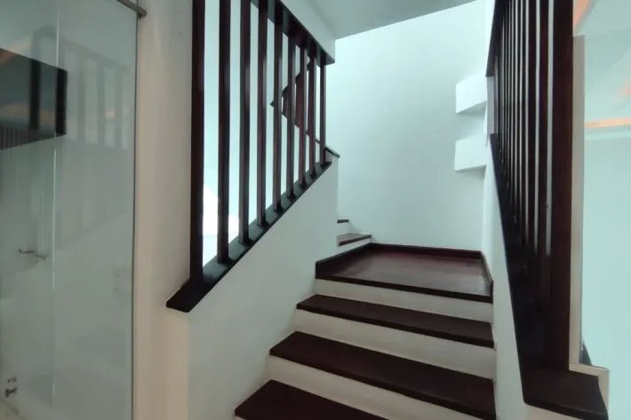 Se vende moderna casa en Altos del Golf