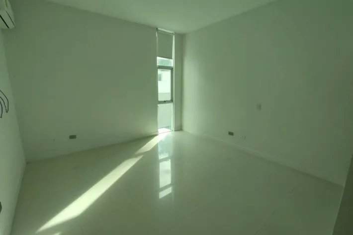 Se vende moderna casa en Altos del Golf