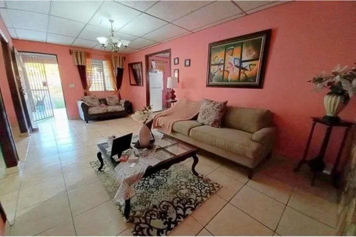 House for sale for commercial use in La Chorrera, West Panama