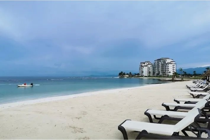 Venta de apartamento en Playa Escondida Resort  Marina, Portobelo, Colon