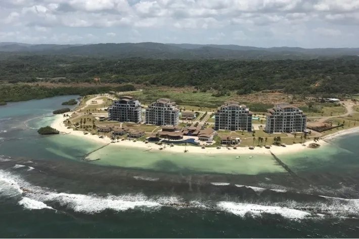 Venta de apartamento en Playa Escondida Resort  Marina, Portobelo, Colon
