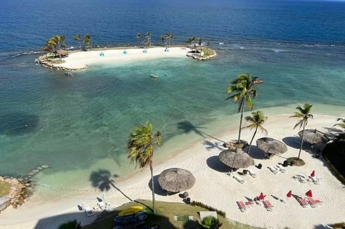 Venta de apartamento en Playa Escondida Resort  Marina, Portobelo, Colon
