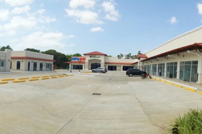 Commercial spaces for rent in Plaza Farallones, Río Hato, Cocle