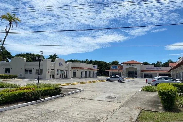 Alquiler de locales comerciales en Plaza Farallones, Rio Hato, Coclé