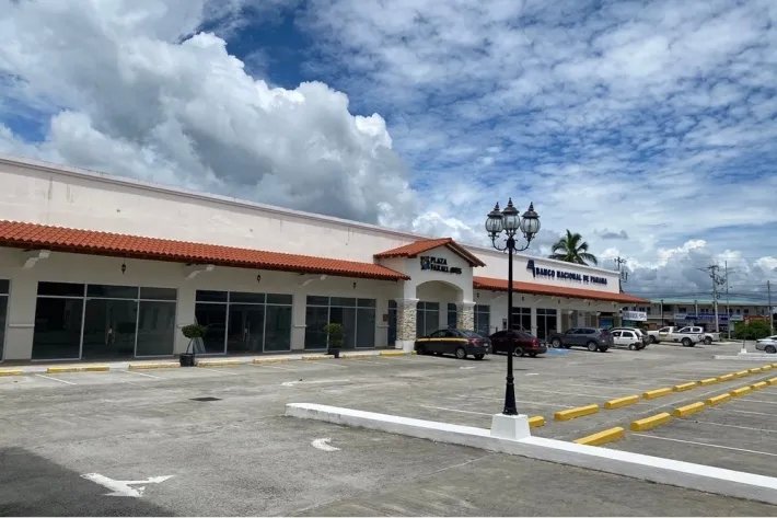 Alquiler de locales comerciales en Plaza Farallones, Rio Hato, Coclé
