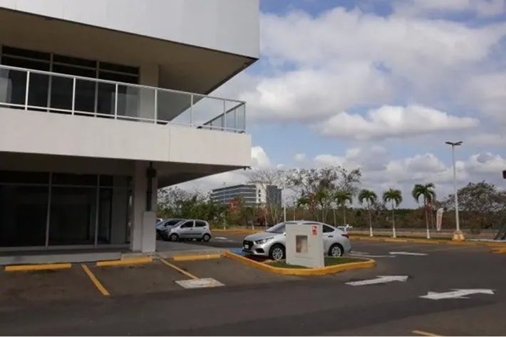 Venta de Local comercial en Plaza Comercial en Costa Sur, Panamá