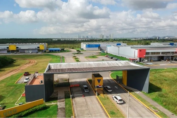 Warehouse for rent in Zona Uno, near Corredor Sur