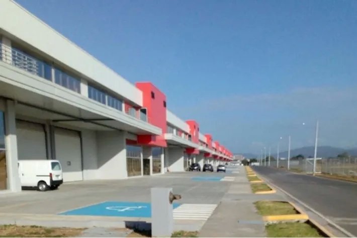 Warehouse for rent in Zona Uno, near Corredor Sur