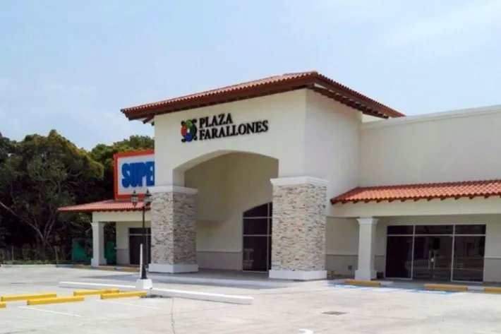 Commercial spaces for sale in Plaza Farallones, Rio Hato, Cocle
