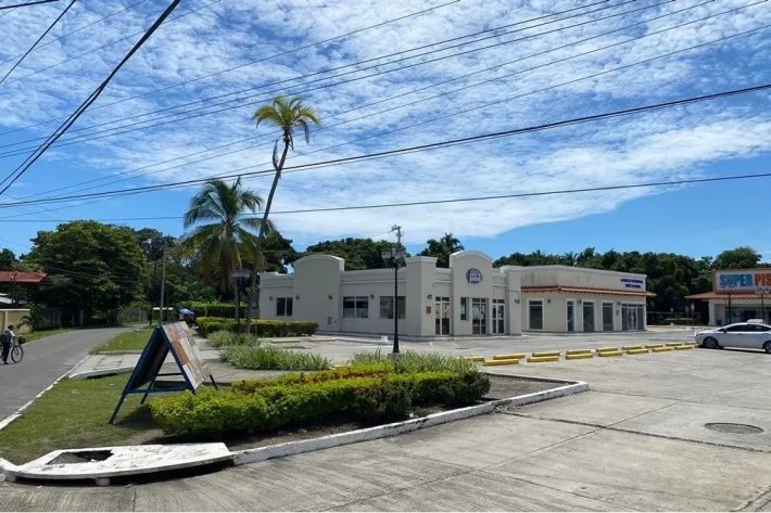 Venta de locales comerciales en Plaza Farallones, Rio Hato, Cocle