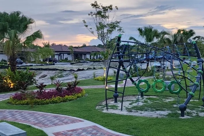 Venta de villas en Ocean Villas, Casamar, San Carlos