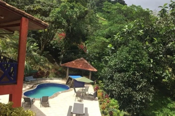 House with pool for sale in Altos del Maria, Panama
