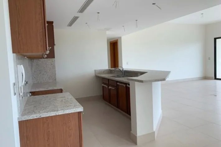 Venta de apartamento vacío en PH Altamar, Casamar, San Carlos