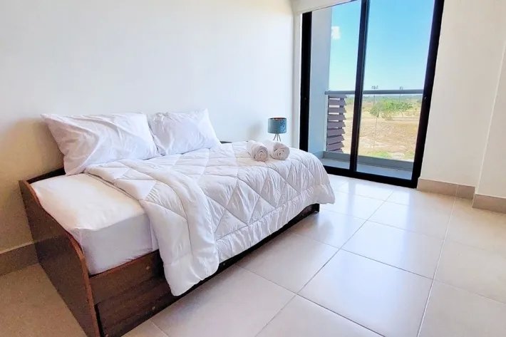 Venta de apartamento amoblado en Residencial Altamar, Casamar, San Carlos