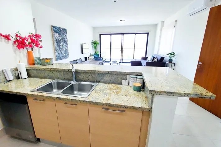 Venta de apartamento amoblado en Residencial Altamar, Casamar, San Carlos