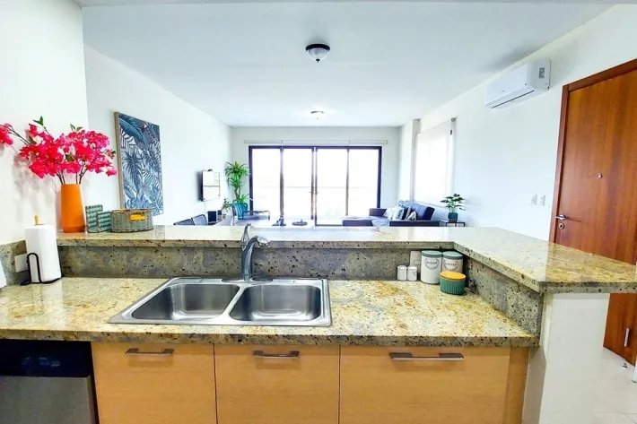 Venta de apartamento amoblado en Residencial Altamar, Casamar, San Carlos