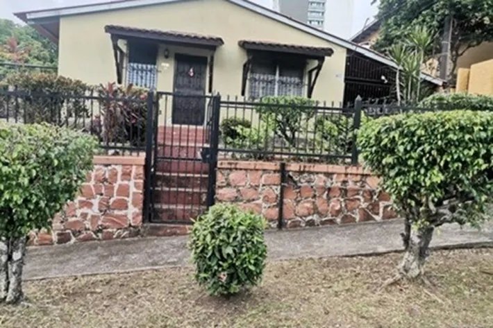 Se vende casa en Miraflores, Betania
