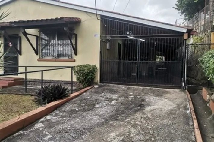 House for sale in Miraflores, Betania