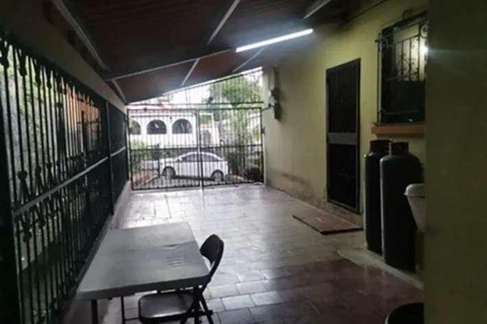 House for sale in Miraflores, Betania