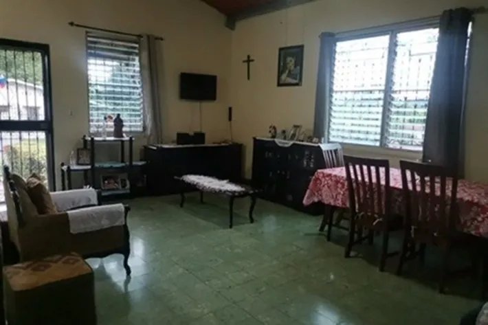 House for sale in Miraflores, Betania