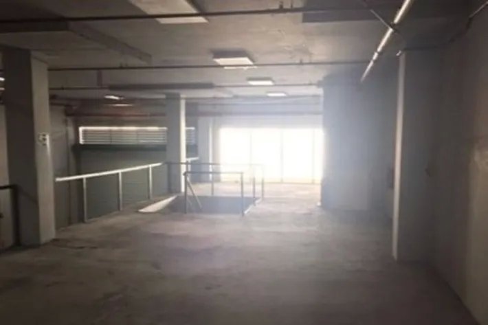 Warehouse for rent between Via Transistmica and Via España