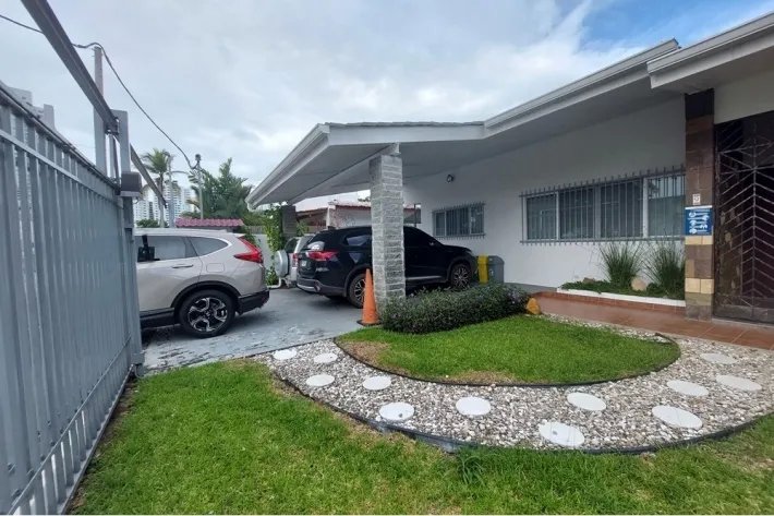 Se vende oficina chalet en Los Ángeles, Betania