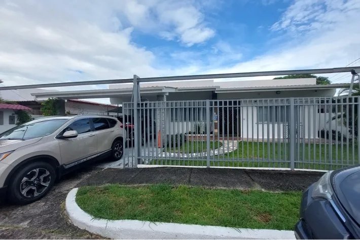 Chalet office for sale in Los Angeles, Betania
