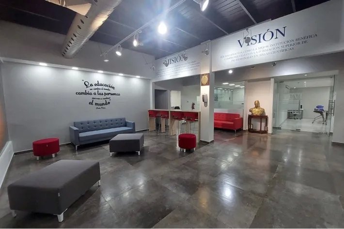 Chalet office for sale in Los Angeles, Betania