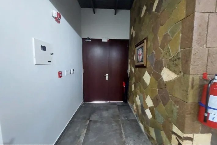 Chalet office for sale in Los Angeles, Betania