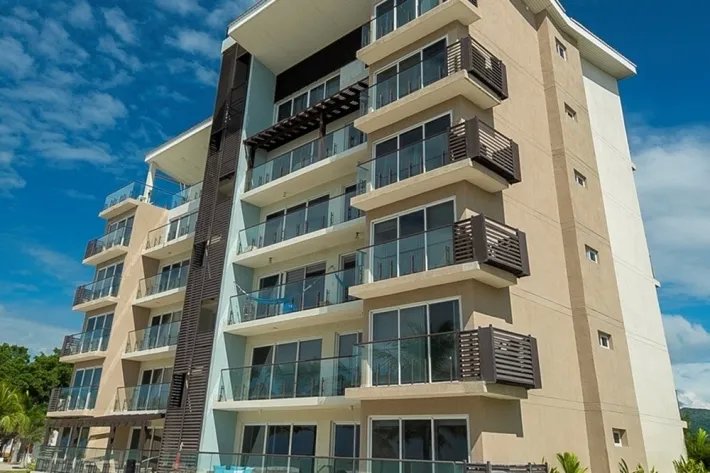 Venta de apartamento en PH Olas del Mar, Playa Caracol, Panamá