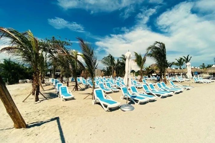 Apartment for sale in PH Ventanas del Mar, Playa Caracol, Panama