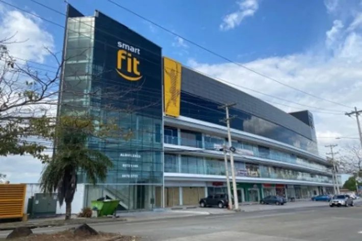 Alquiler de locales en Plaza Smartfit, Versalles, Avenida Costanera