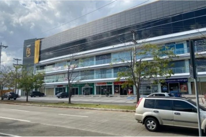 Alquiler de locales en Plaza Smartfit, Versalles, Avenida Costanera