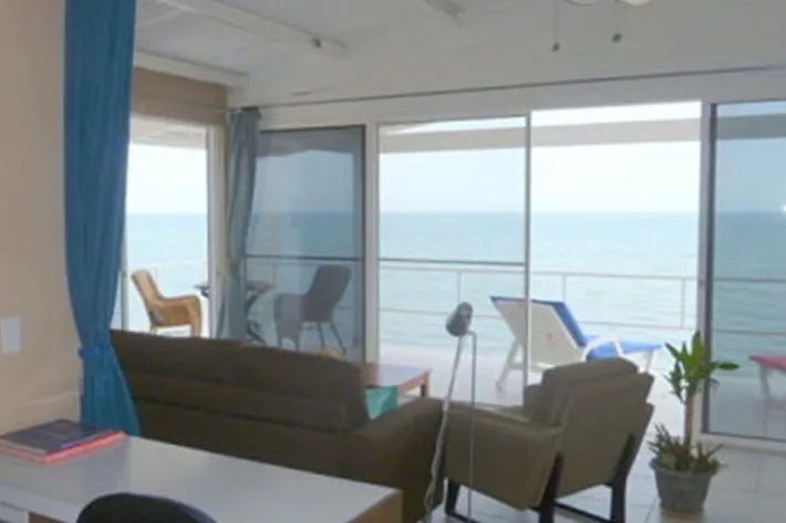 Venta de casa frente al mar en Playa Corona, San Carlos