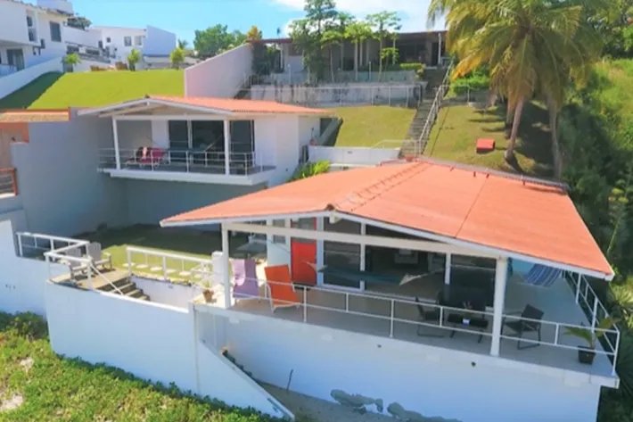 Venta de casa frente al mar en Playa Corona, San Carlos
